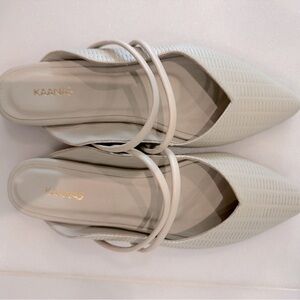 Kaanas bone leather flat